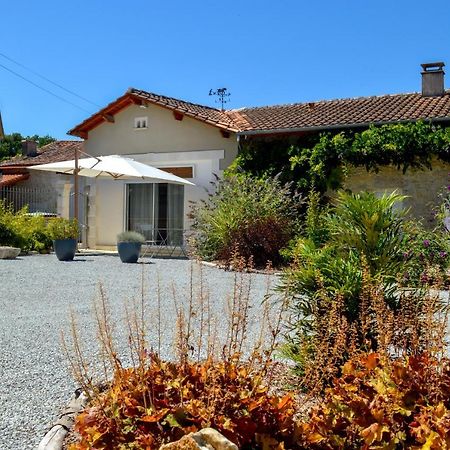 Grande Chambre D'Hote Les Chats-Pitres Bed and Breakfast La Rochette  Buitenkant foto