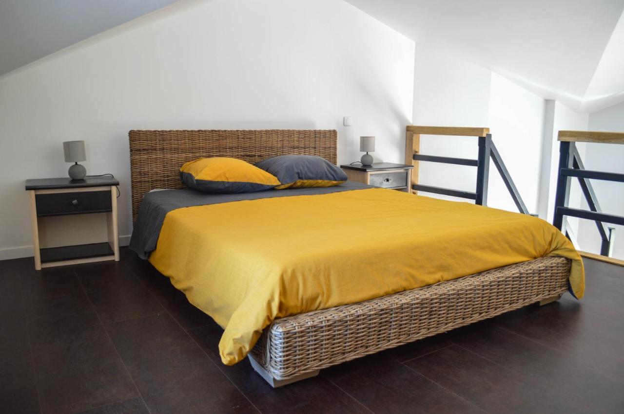 Grande Chambre D'Hote Les Chats-Pitres Bed and Breakfast La Rochette  Buitenkant foto