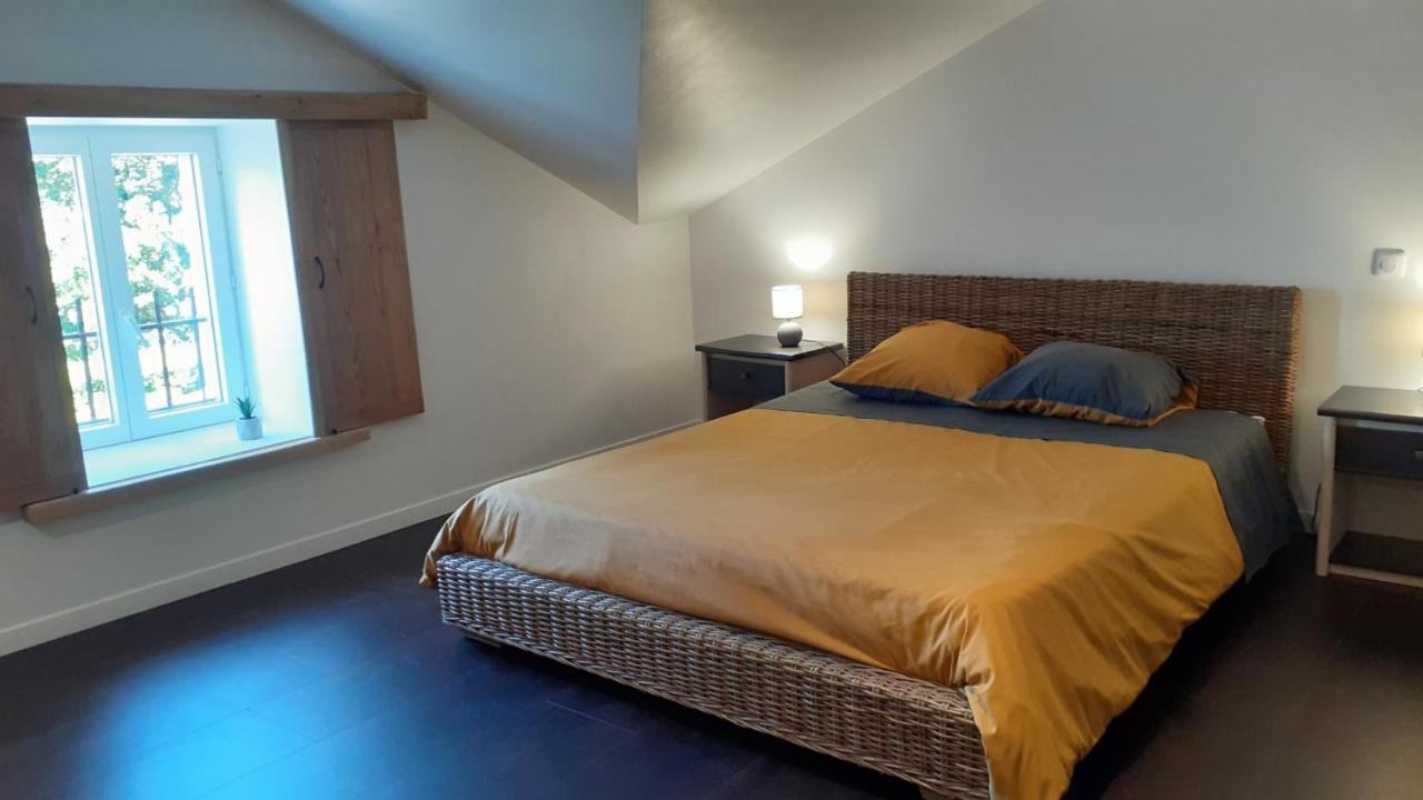 Grande Chambre D'Hote Les Chats-Pitres Bed and Breakfast La Rochette  Buitenkant foto